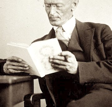Hermann_Hesse_1927_Photo_Gret_Widmann